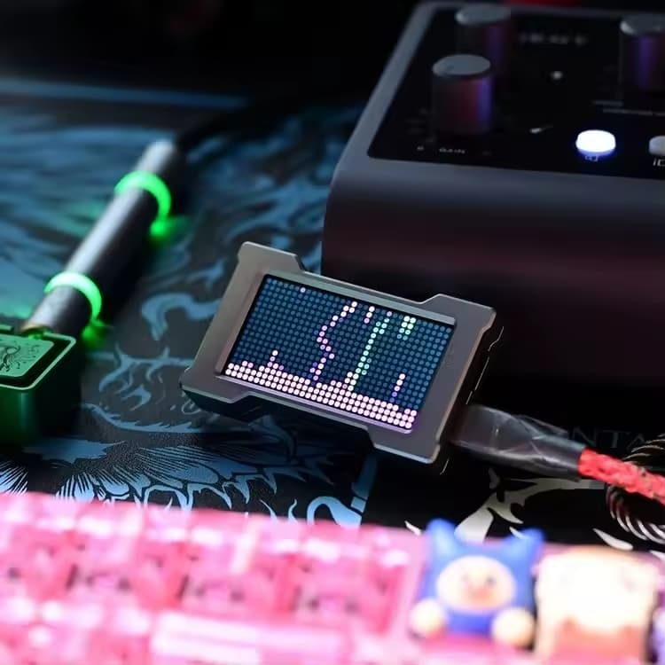 HM Lab Z-NEO 8K USB 集線器(內建 LCD 螢幕)