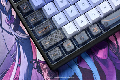 Arbiter Studio x NIJISANJI EN - Arbiter Studio × NIJISANJI EN – Meloco Kyoran 聯名電競周邊系列（日文 JIS 配置鍵盤、布質滑鼠墊及玻璃滑鼠墊）