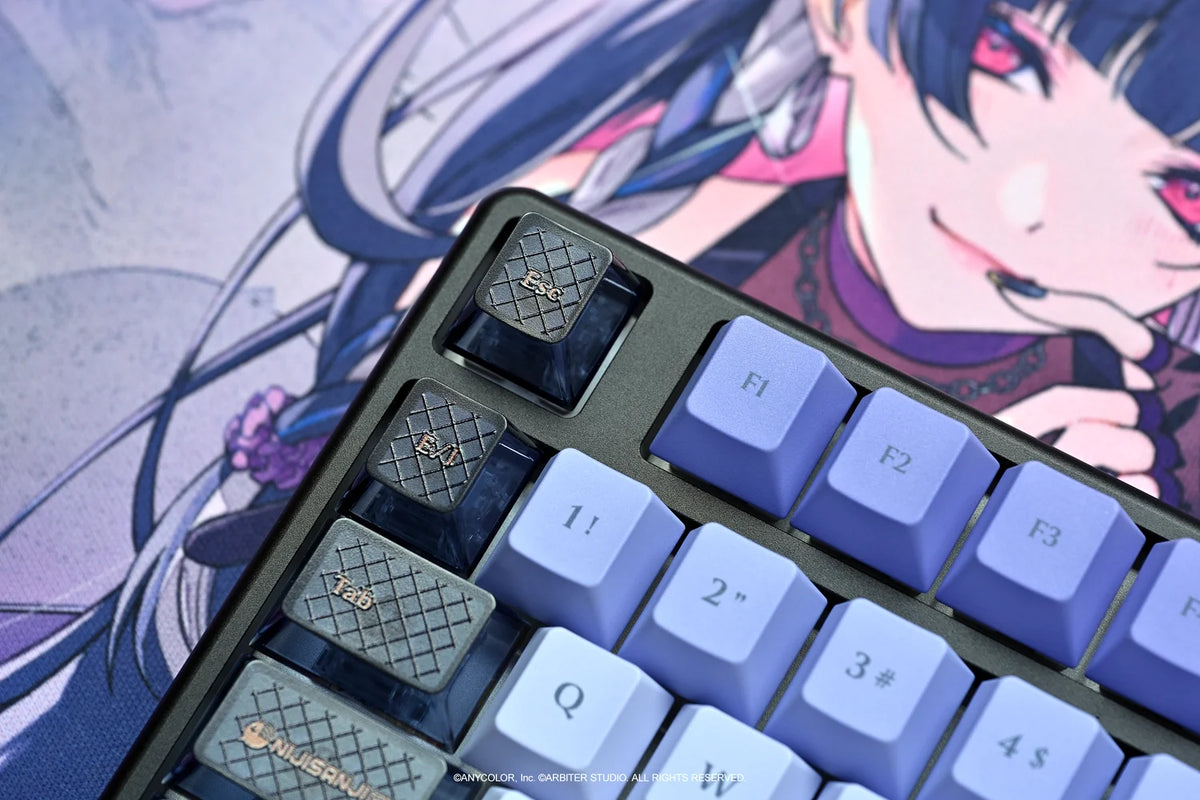 Arbiter Studio x NIJISANJI EN - Arbiter Studio × NIJISANJI EN – Meloco Kyoran 聯名電競周邊系列（日文 JIS 配置鍵盤、布質滑鼠墊及玻璃滑鼠墊）