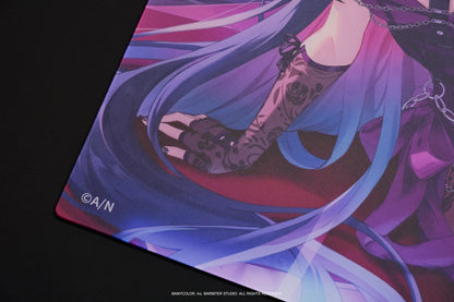 Arbiter Studio x NIJISANJI EN - Arbiter Studio × NIJISANJI EN – Meloco Kyoran 聯名電競周邊系列（日文 JIS 配置鍵盤、布質滑鼠墊及玻璃滑鼠墊）