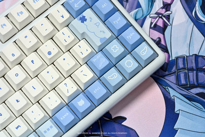 Arbiter Studio x NIJISANJI EN - Arbiter Studio × NIJISANJI EN – Elira Pendora 聯名電競周邊系列（日文 JIS 配置鍵盤、布質滑鼠墊及玻璃滑鼠墊）