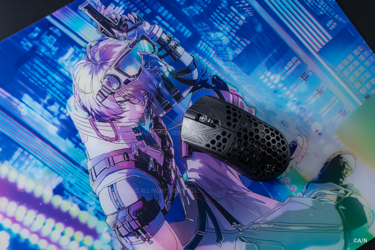 Arbiter Studio x Nijisanji SHU & CLAUDE - 玻璃面滑鼠墊 (Claude Clawmark)